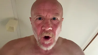 Big verbal muscle Daddy close up fucking POV, flexing grunting and spraying you with cum