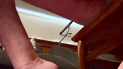 Man Cums On His Feet