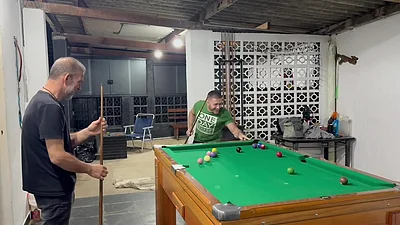 Sr Carmona and Victor Ferraz playing naked billiards
