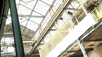 Sexy 2 gay businessmen have sex in an abandoned place